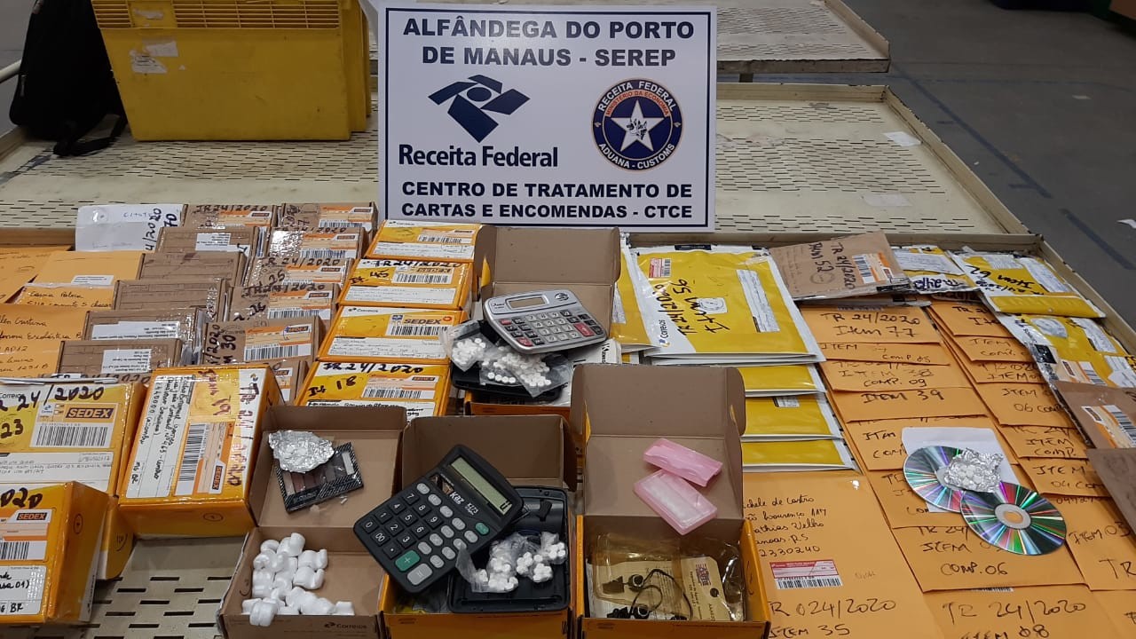 Analistas Tributários da Receita Federal atuam na apreensão de cytotec no CTCE de Manaus 5