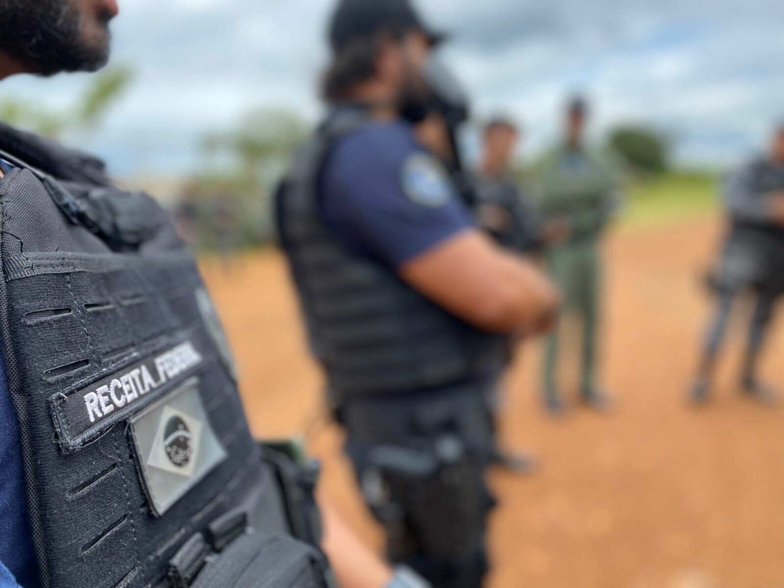 Operação Fora de Rota: Analistas-Tributários atuam na apreensão de avião, veículo e 400 iPhones avaliados em R$ 4 milhões