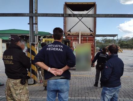 Receita Federal apreensao de 137 kg de cocaina no porto de Santos