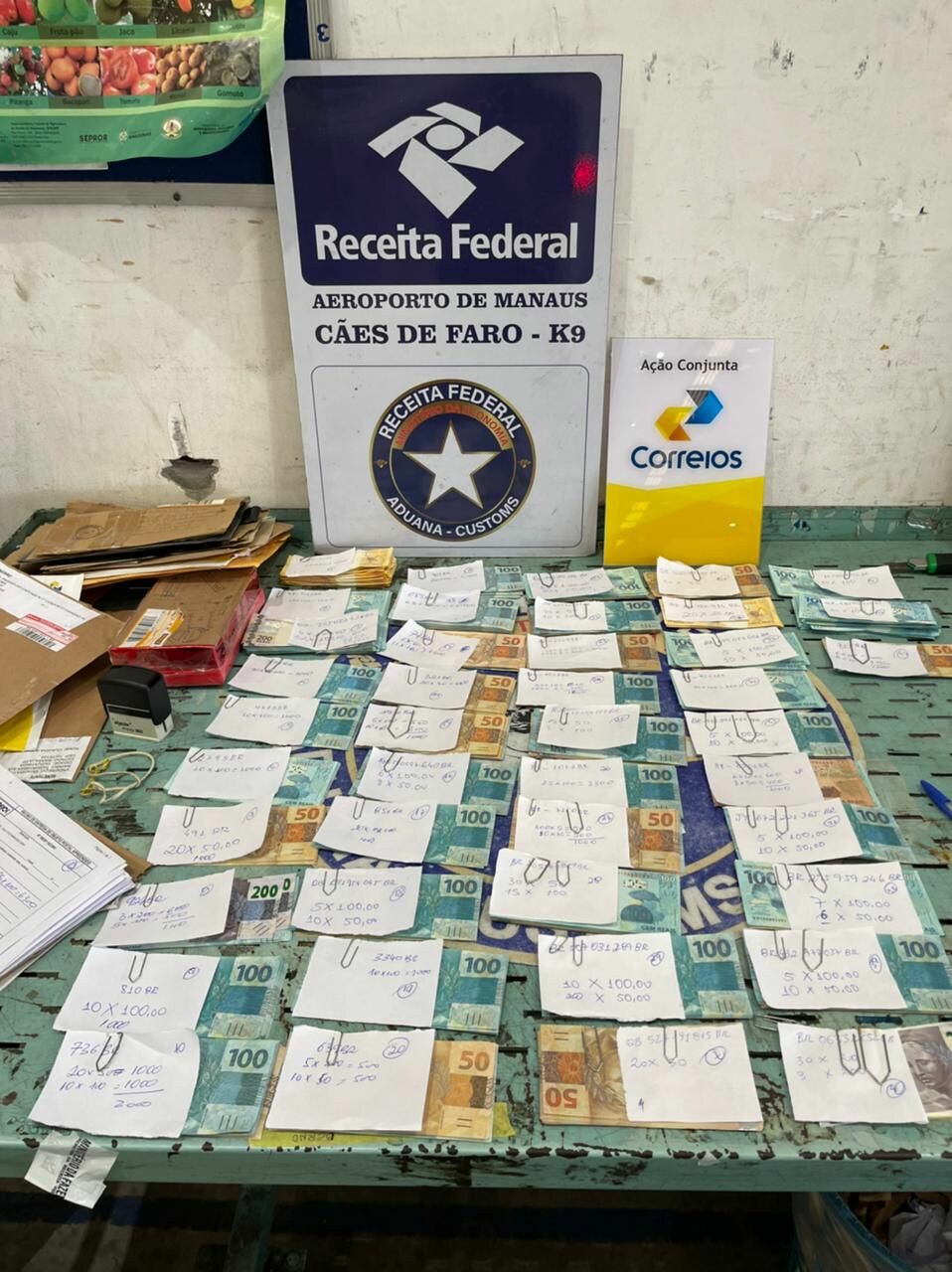 Receita Federal em Manaus encontra drogas e dinheiro falso em cargas e encomendas. 1