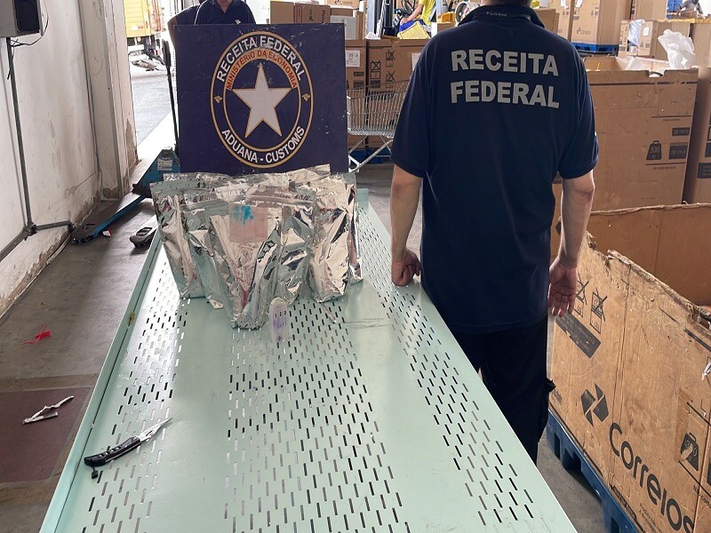 Operação da Receita Federal em Fortaleza apreende 10 kg de substância análoga à cocaína no Centro de Distribuição dos Correios