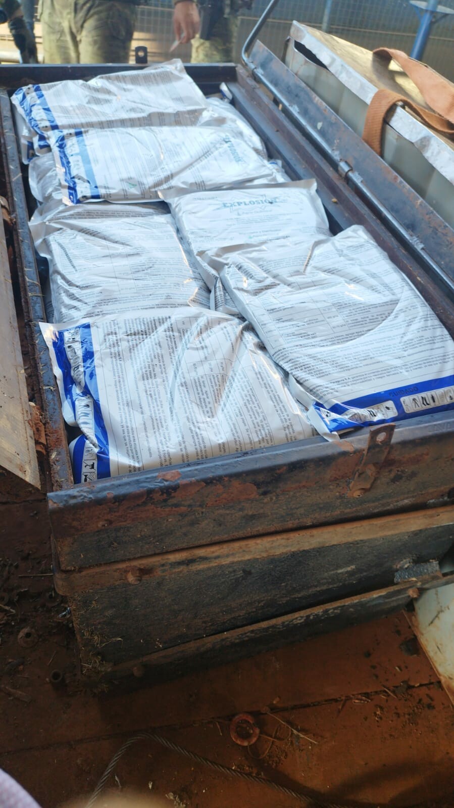 Analistas Tributários da RFB atuam na apreensão de 2kg de skunk na Aduana de ChuíRS e 219kg de agrotóxicos na Ponte Internacional da AmizadePR 1