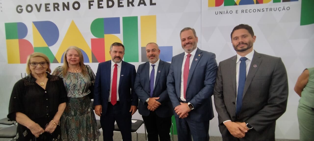 Sindireceita participa de cerimônia de publicação da MP que reajusta os salários dos servidores 2