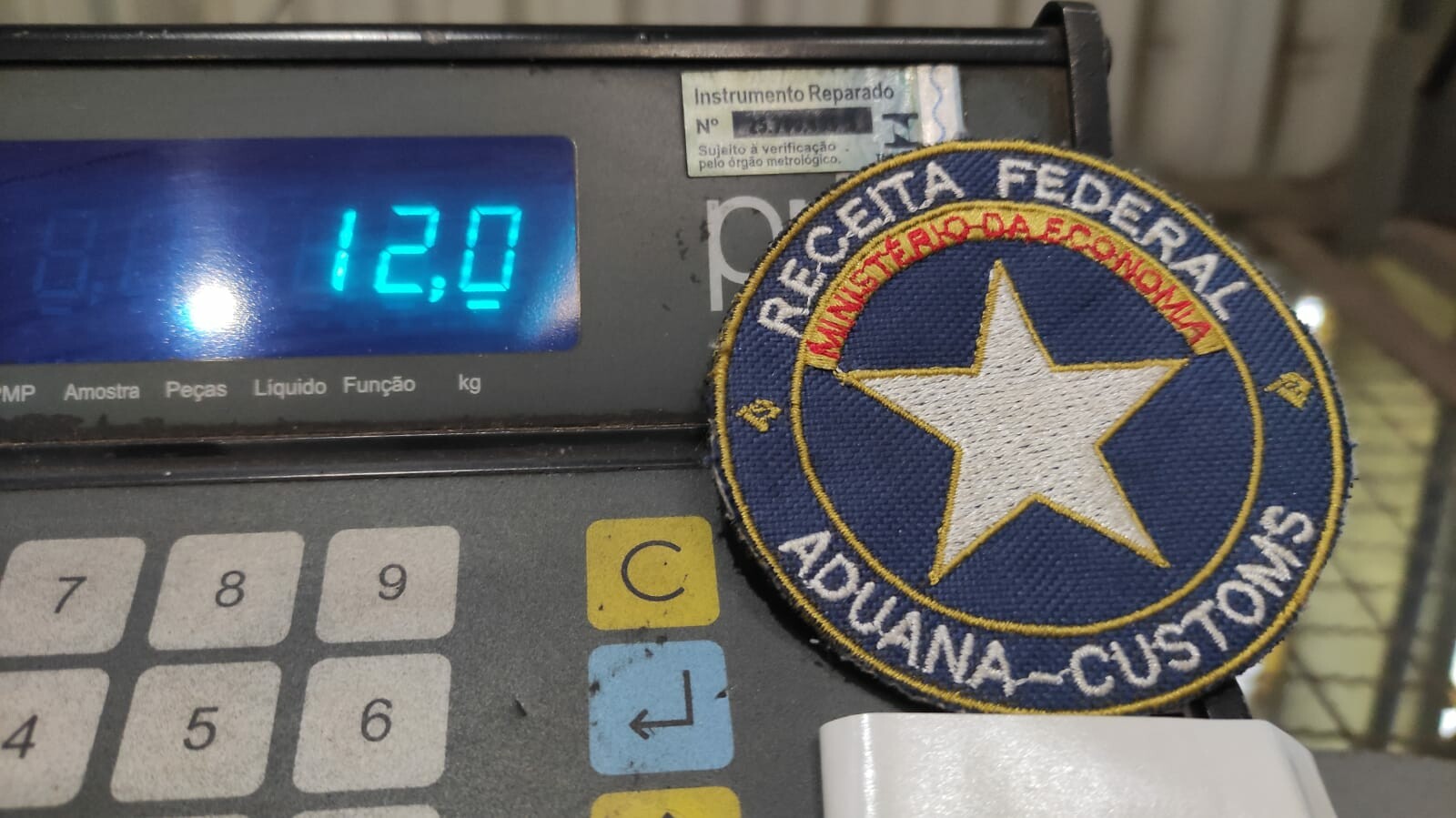 Analistas Tributários da Receita Federal do Brasil atuam na apreensão de 12 kg de cocaína no Porto de ParanaguáPR 3