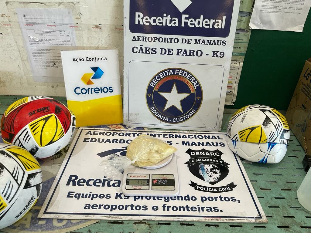 Analistas Tributários atuam na apreensão de cocaína e skunk nos Correios de ManausAM 4
