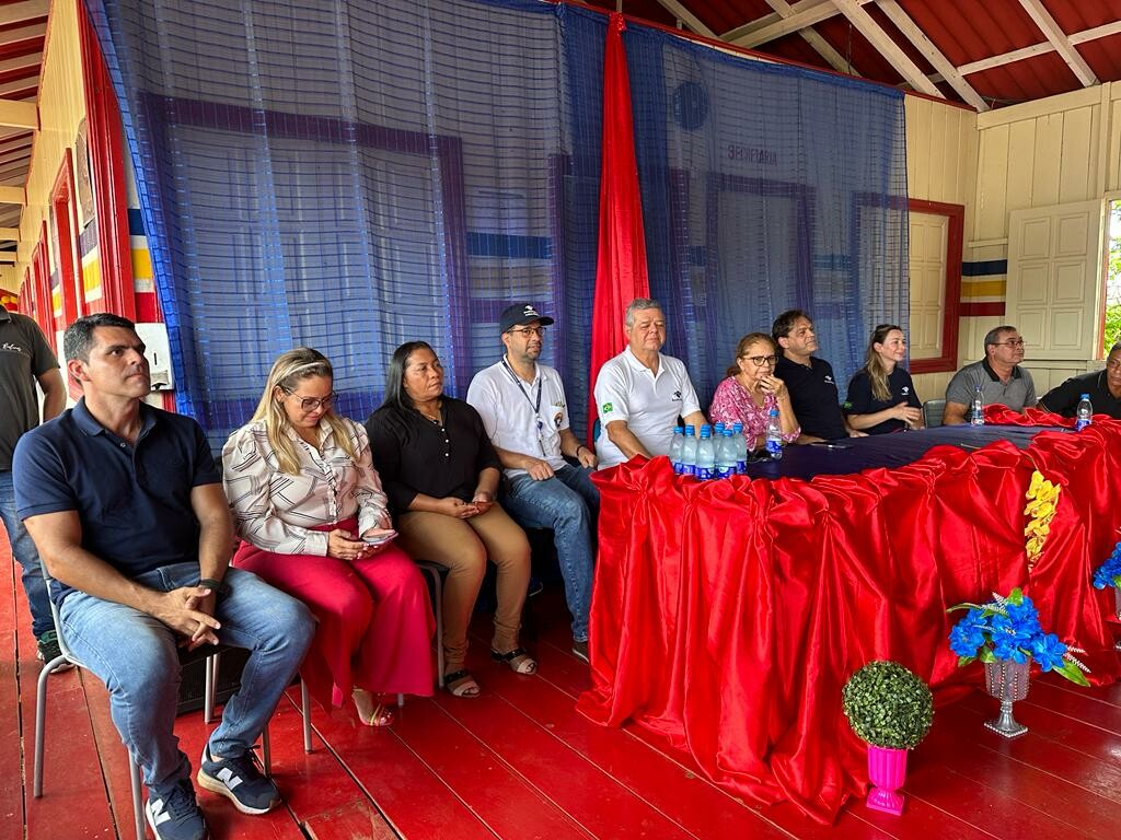 Analistas Tributários participam da doação de microcomputadores em escolas públicas do município de Careiro da VárzeaAM 2