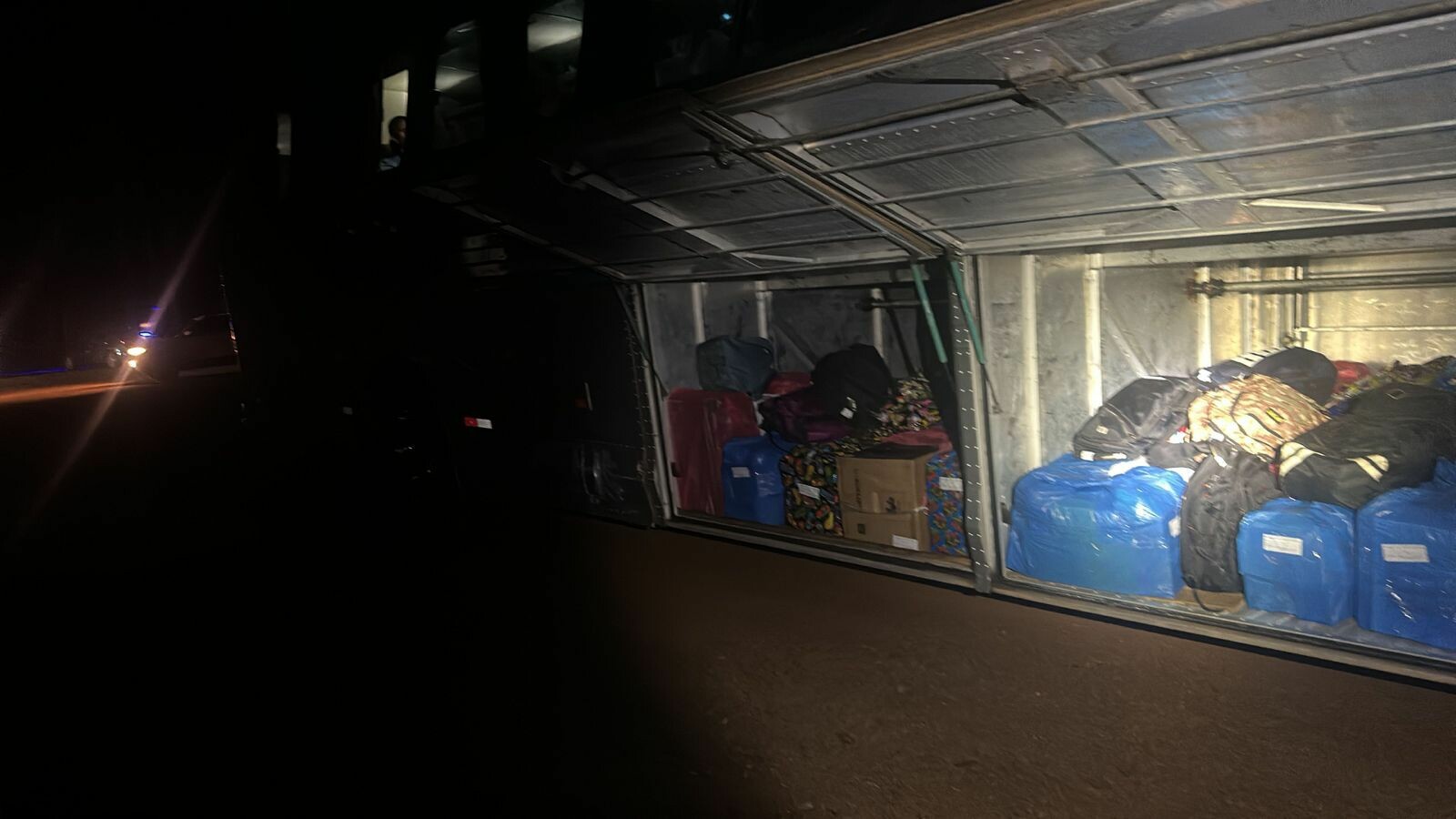 Analistas Tributários da RFB atuam na retenção de mercadorias irregulares valoradas em R2 milhões na BR 369 3