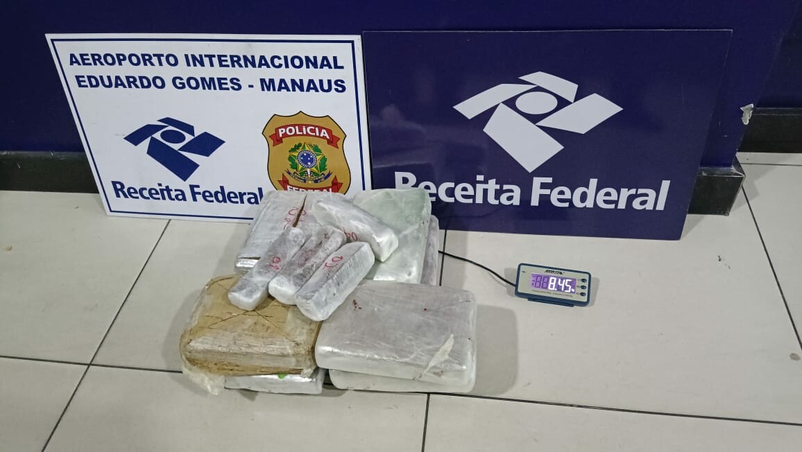 Analistas Tributários atuam na apreensão de 146kg de skunk no Aeroporto de ManausAM 3