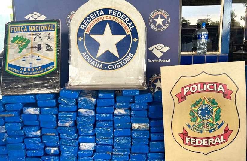 Aduana: Analistas-Tributários atuam na apreensão de 49 kg de maconha na Ponte Internacional da Amizade