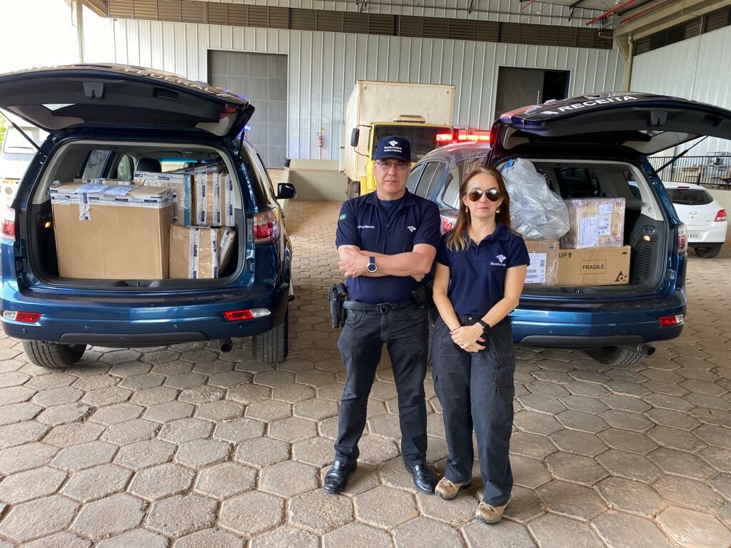 Aduana Analistas Tributários da RFB atuam na retenção de mercadorias irregulares em BrasíliaDF