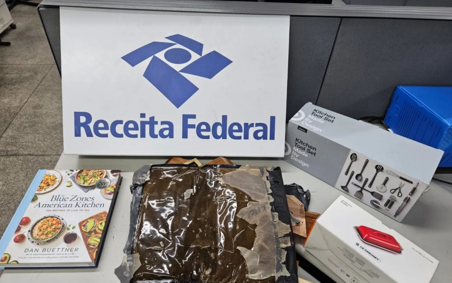 Aduana: Analistas-Tributários da Receita Federal atuam na apreensão de 1.228 kg de haxixe e sementes de maconha no Aeroporto do Galeão