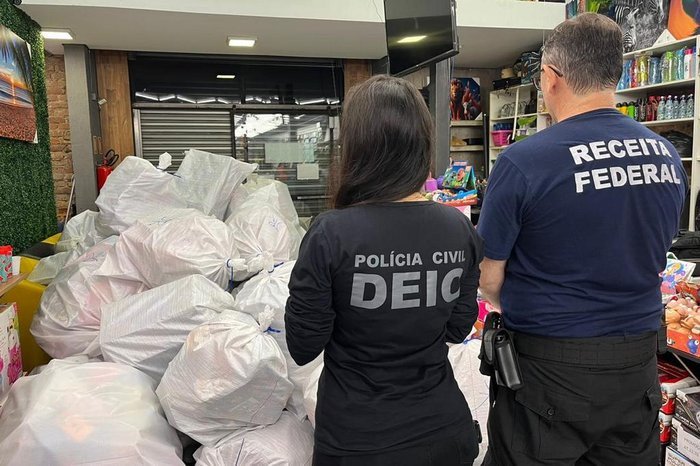 Aduana Analistas Tributários atuam na retenção de mais de 10 toneladas de mercadorias falsificadas em Porto Alegre 4