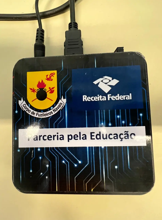 Fontehttpswww.gov.brreceitafederalpt brassuntosnoticias2024julhoreceita federal e marinha entregam mais duas salas de informatica em escolas no rio de janeiro