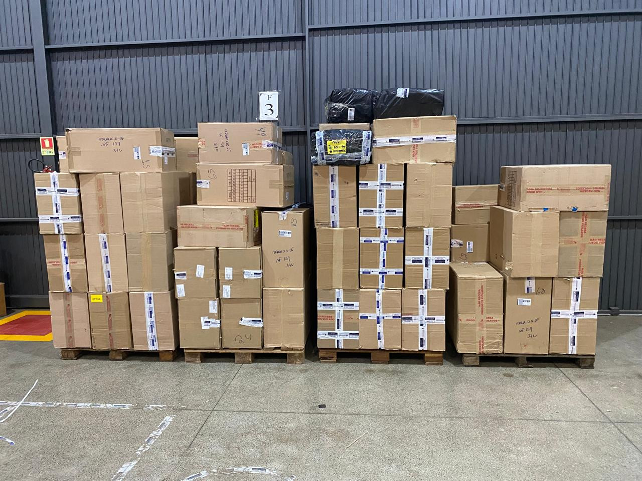 Aduana Analistas Tributários atuam na retenção de mercadorias irregulares avaliadas em R 750 mil em BrasíliaDF 1