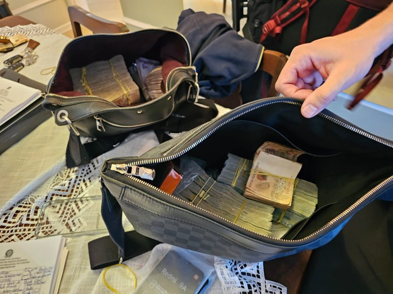 Operação_Follow_the_Money_Analistas-Tributários_da_Receita_Federal_do_Brasil_atuam_em_operação_de_combate_à_sonegação_1.jpeg