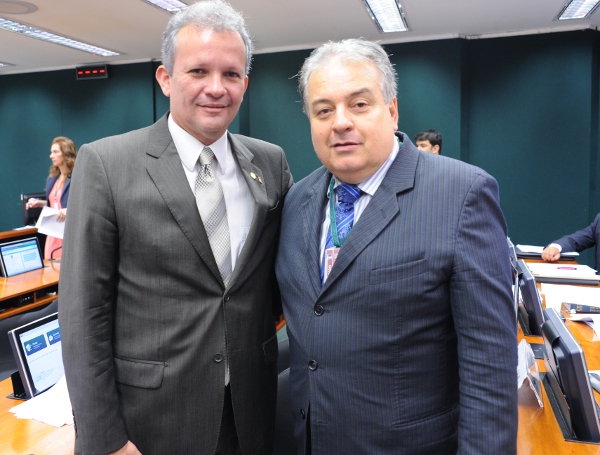O diretor da DEN, Sérgio de Castro acompanhou os trabalho na Comissão e agradeceu ao deputado André Figueiredo pela apresentação do requerimento e aos demais parlamentares que aprovaram a proposta