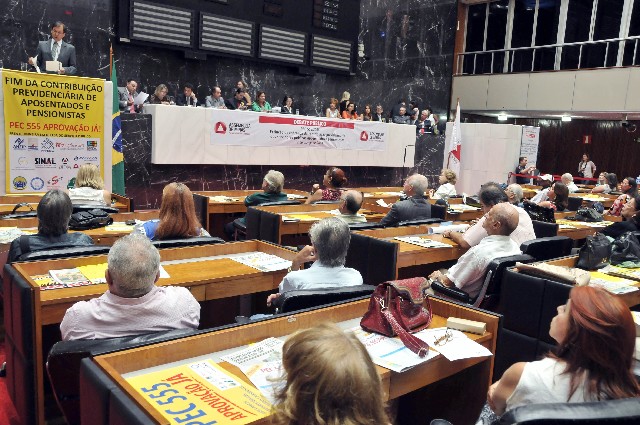 Diretora do Sindireceita defende aprovação imediata da PEC 555 em audiência na Assembleia Legislativa de Minas Gerais