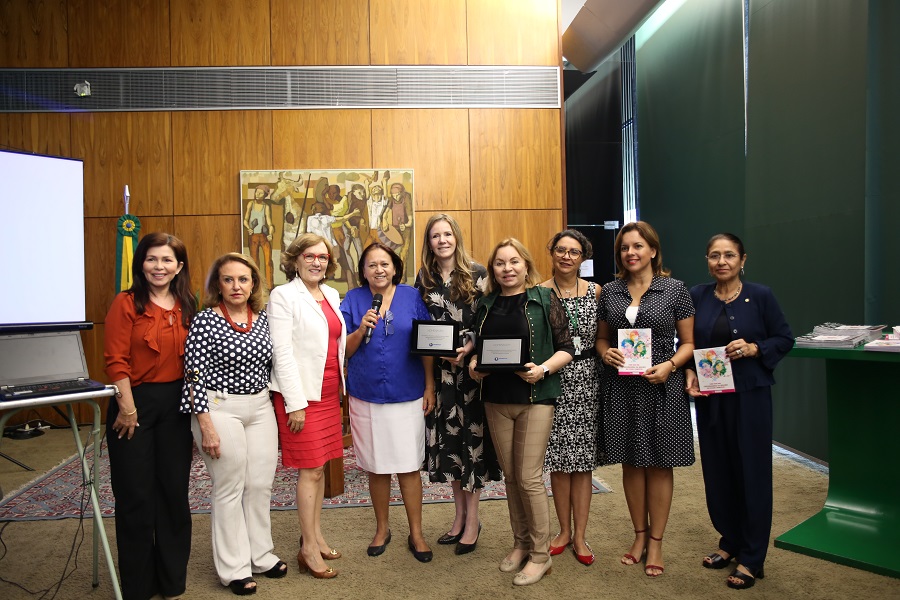 Bancada Feminina 16