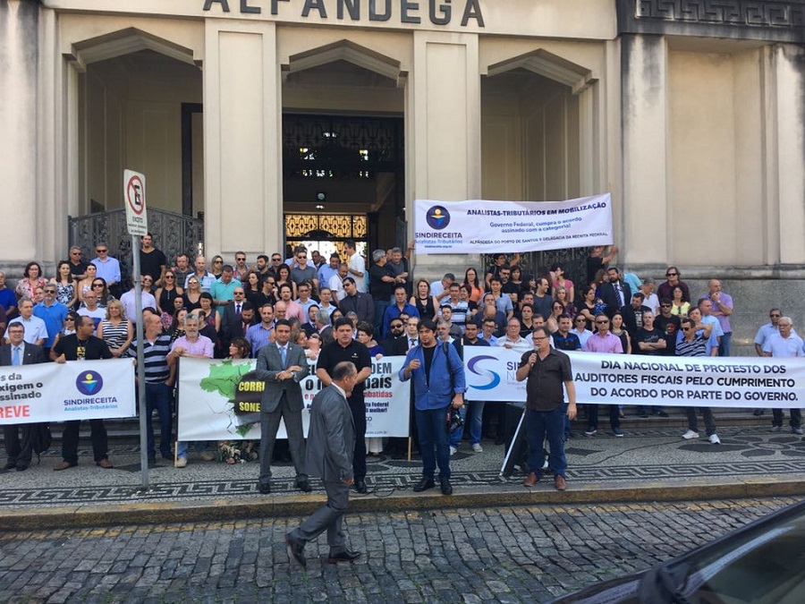Analistas e Auditores em greve Santos.6