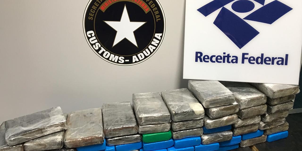 Analistas Tribut rios participam de apreens o de 63 kg de coca na no Aeroporto Internacional de Viracopos