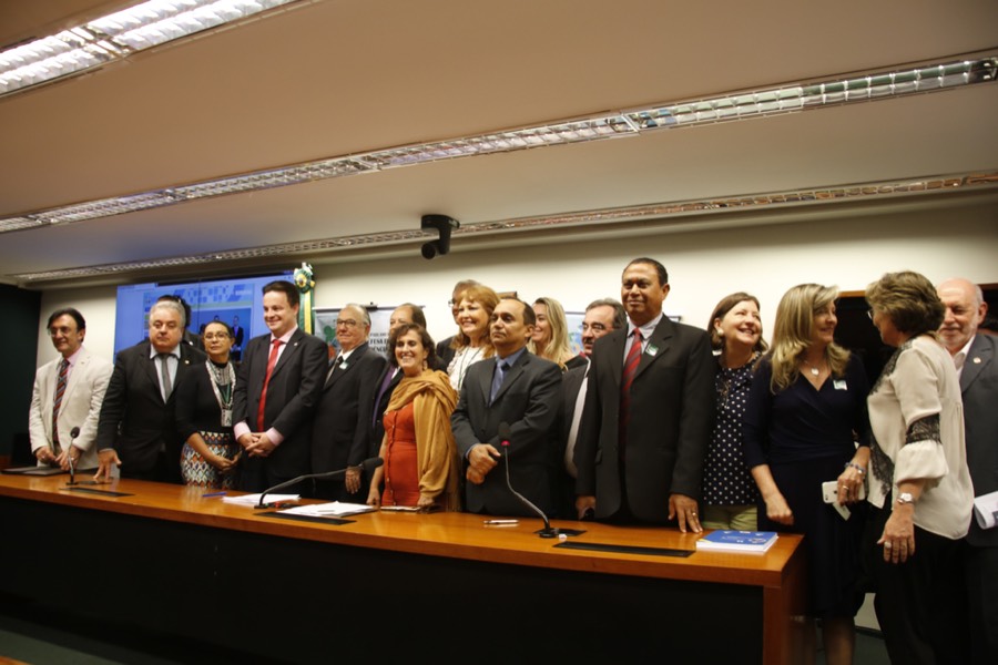 DEN participa de reunião da Frente Parlamentar Mista em Defesa da Previdência Social