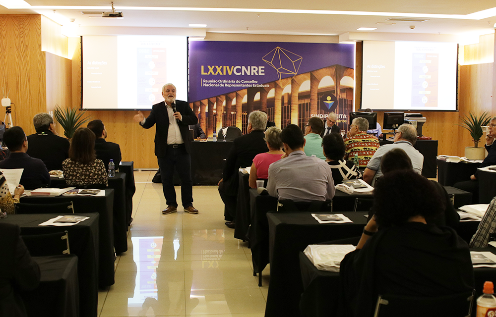 Cientista político Rudá Guedes Ricci debate reforma e modelos de Estado durante a LXXIV Reunião Ordinária do CNRE