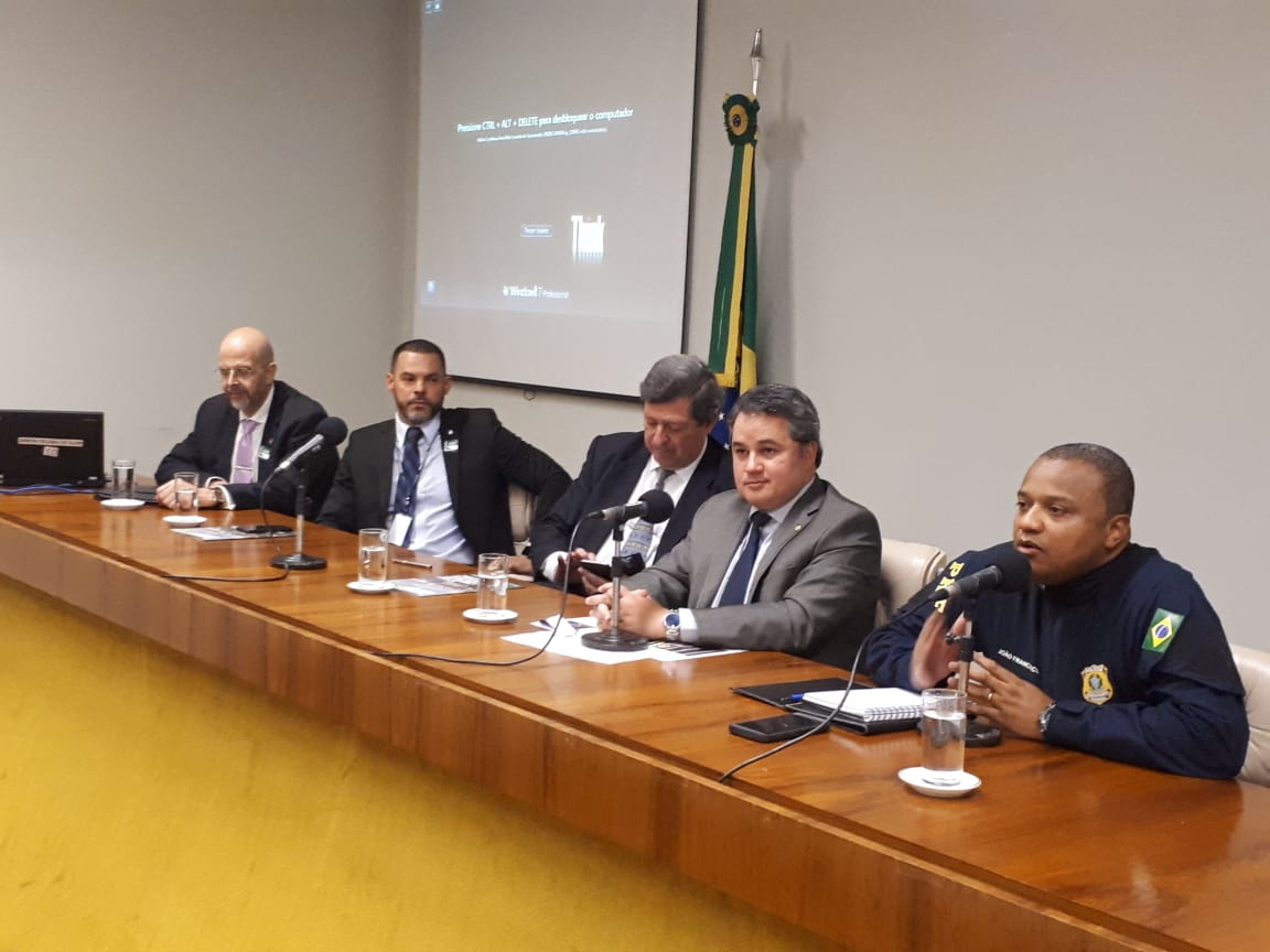 Sindireceita participa de relançamento da Frente Parlamentar para combate ao contrabando