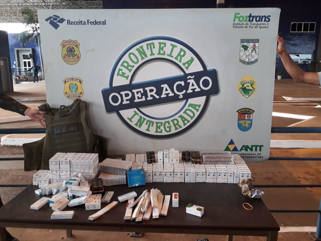 Analistas Tribut rios da RFB participam da reten o de cigarros anabolizantes e medicamentos na Ponte Internacional da Amizade 1