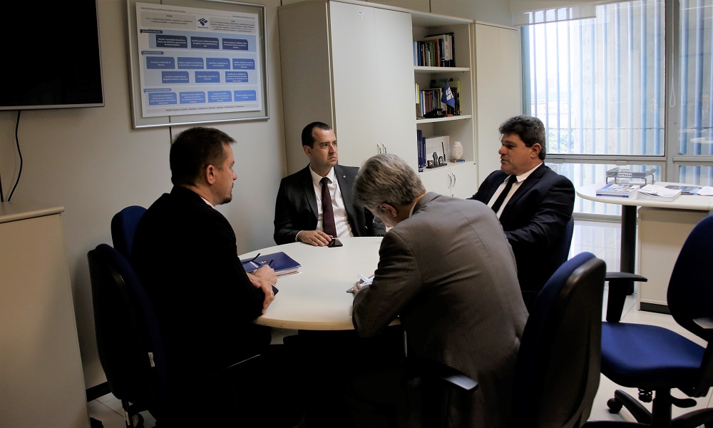 Sindireceita debate temas de interesse da categoria em reunião com representantes da Administração da RFB, em Brasília/DF