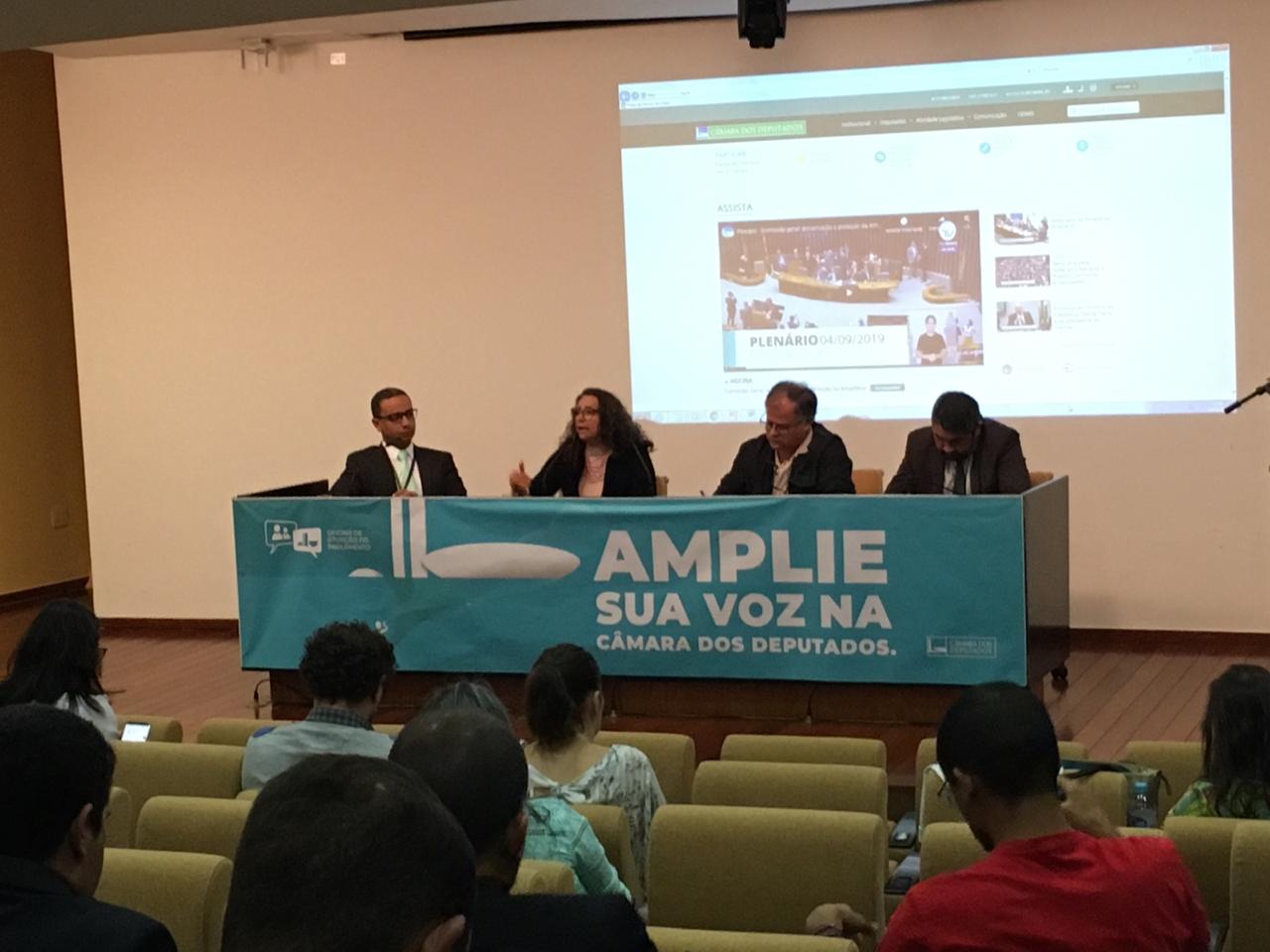 Sindireceita participa de mesa de debates da oficina Amplie Sua Voz na Câmara dos Deputados, em Brasília/DF