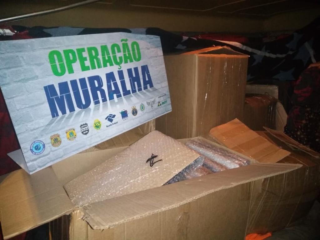 carreta retida no Paran 6