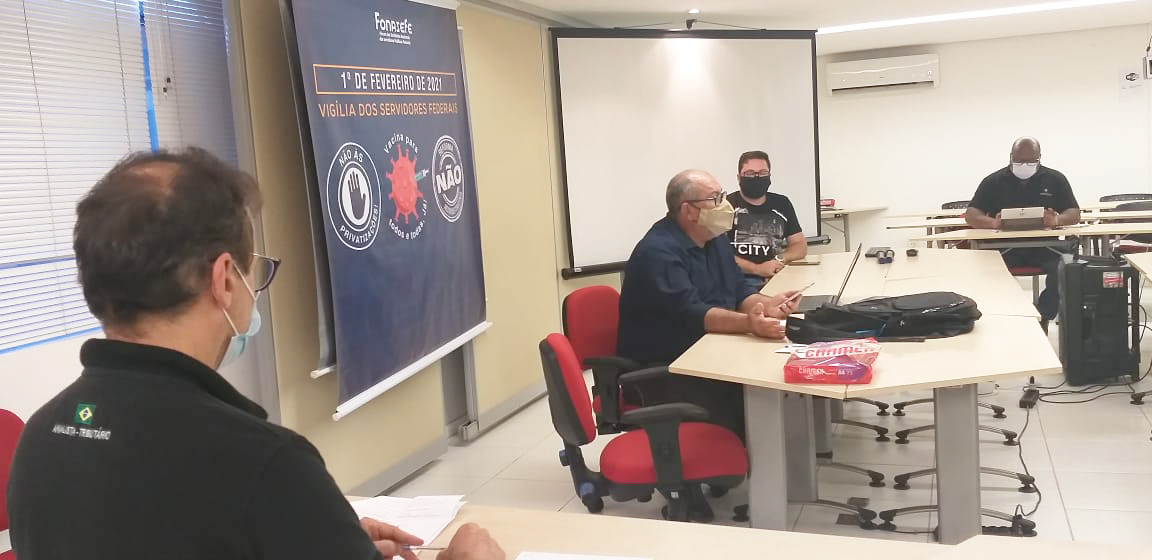 Sindireceita participa de reunião do Fonasefe e discute ações do Dia Nacional de Luta, que ocorre hoje (1º)