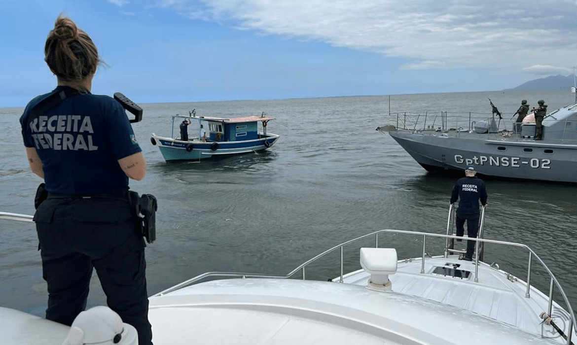 Aduana: Analistas-Tributários participam de operação conjunta da RFB e Marinha para ampliar a vigilância e combater o crime organizado no Porto de Itaguaí/RJ